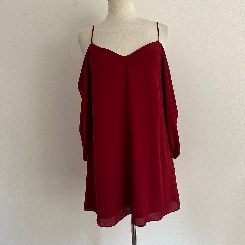 NWT Alice + Olivia Fefe Top Women's Sz S Bordeaux Cold Shoulder Blouse Top